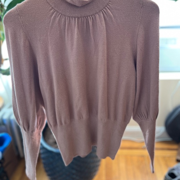 Express NWT BEIGE High Ribbed Blouson Sleeve Turtleneck Sweater XS - Picture 6 of 8